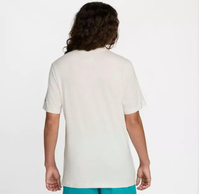 Camiseta Nike Sportswear Essentials