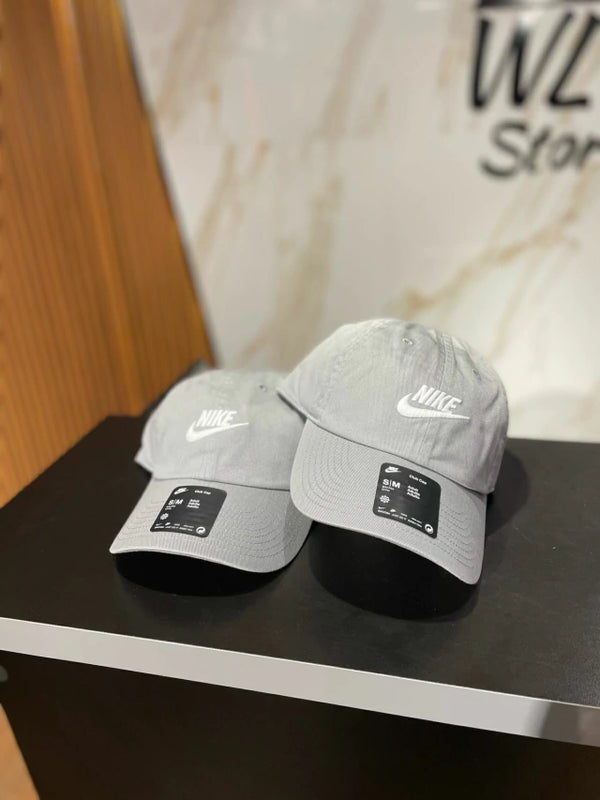Boné Nike Club Futura Aba Curva Cinza