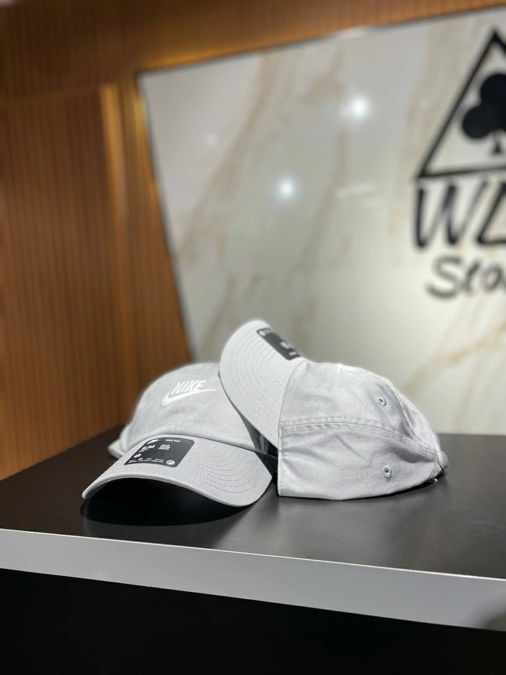 Boné Nike Club Futura Aba Curva Cinza